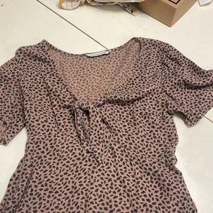 Small cheetah bring top!